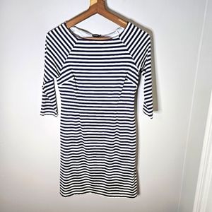 J. McLaughlin Mari Stripe Dress Sheath Style With Darts, Boatneck, Blue Cream M